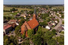 <b>GM. CZERSK. Dach kościoła w Łęgu wygląda coraz piękniej</b>