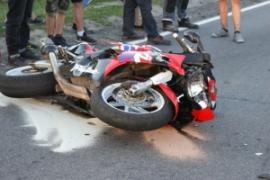 <b>Wypadek na berlince w Łęgu<br> – kierujący samochodem<br> i motocyklem trzeźwi (FOTO)</b>
