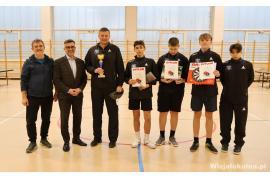 <b>GM. CZERSK. Turniej Tenisa Stołowego o Puchar Burmistrza Czerska – wyniki. Gratulacje dla wszystkich! (ZDJĘCIA, DEKORACJA, WYNIKI)</b>