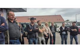 <b>GM. CZERSK. Właściciel firmy wyjaśnia dlaczego nie płacił za żywiec. Rolnicy sprzedawali bydło, nie mają pieniędzy  (WIDEO)</b>