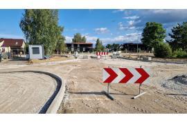 <b>CZERSK. Przebudowa skrzyżowania – Tucholska, Starego Urzędu, Czerwonych Maków, Łosińska. Radny: Kiedy ta inwestycja się zakończy? Dlaczego tak długo? (ZDJĘCIA)</b>