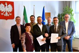 <b>GM. CZERSK. Umowa na budowę żłobka i przedszkola w Rytlu podpisana (FOTO)</b>