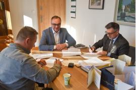 <b> GM. CZERSK. Rusza kolejny etap prac naprawczych w przedszkolu w Łęgu. Umowa podpisana  </b>
