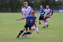 <b>CZERSK. MLKS Borowiak Czersk vs Kaszubia Kościerzyna (FOTO)</b>