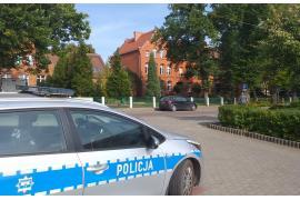 <b>Do dwóch szkół w Czersku dotarły maile z informacją o podłożeniu ładunków chemicznych - uczniowie ewakuowani</b>