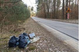 <b>GM. CZERSK. Czytelnik: Dzikie wysypisko śmieci. Jest prośba (ZDJĘCIA)</b>