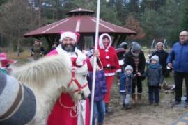 <b>Dzieci śpiewały kolędy, recytowały wierszyki, a Mikołaj rozdawał słodycze (FOTO)</b>