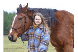 <b>GM. CZERSK. Pasja Alicji Łobockiej – konie. Pod opieką 26-latki są konie po ciężkich przejściach, źle traktowane, głodzone, nadmiernie eksploatowane… (FOTO)</b>