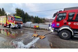<b>Działania strażaków – pompowanie wody. Sołectwo Lipki oraz Sołectwo Łubna. Komunikat KP PSP - roztopy (ZDJĘCIA)</b>