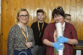 <b>Spotkanie integracyjne dla społeczności ukraińskiej z gminy Czersk. Gotowanie barszczu, nauka języka, warsztaty plastyczne, karaoke (FOTO, WIDEO)</b>