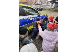 <b>CZERSK. Bezpieczne ferie – edukacyjne spotkania dzielnicowych z KP w Czersku z dziećmi</b>