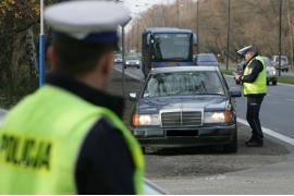 <b>Policjanci podsumowali sezon wakacyjny na terenie powiatu chojnickiego. 3300 kontroli drogowych, 3844 interwencji...</b>