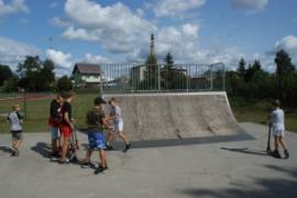 <b>Młodzi ludzie ponownie odwiedzili wiceburmistrza. Niebezpieczny skatepark w Czersku</b>