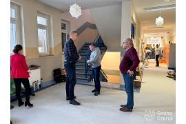 <b>CZERSK. Jakie prace dzieją się wewnątrz Szkoły Podstawowej nr 2 im. Jana Pawła II w Czersku? (ZDJĘCIA)</b>