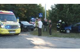 <b>Zderzenie dwóch aut w Ustroniu <br>w gm. Czersk. Pasażerka opla trafiła do szpitala (ZDJĘCIA)</b>