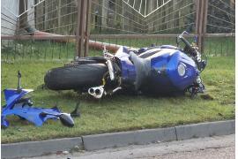 <b> GM. CZERSK. Kierowca audi: Jechał od strony DK22 na jednym kole, prosto na nas. Zderzenie motocykla z samochodem  (ZDJĘCIA, WIDEO)</b>