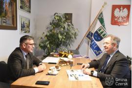 <b>GM. CZERSK. Ważna wizyta posła Stanisława Lamczyka w Czersku. Czy powstanie tunel od dworca do ul. Towarowej, w Malachinie przystanek kolejowy, na `Byszongu`wiadukt? (ZDJĘCIA)</b>
