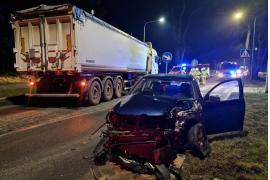 <b>CZERSK. AKTUALIZACJA - ustalenia policji. Zderzenie ciężarówki z samochodem osobowym (ZDJĘCIA, WIDEO)</b>