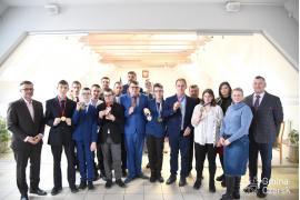 <b> CZERSK. Burmistrz spotkał się z zawodnikami klubu `Bratek` w Czersku (ZDJĘCIA) </b>