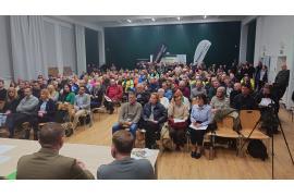 <b>GM. CZERSK. Gorąco na spotkaniu w Rytlu - przekształcenie terenów leśnych 30 ha w strefę przemysłową dla KB Sp. z o.o. Ludzie nie wierzą w zapewnienia firmy (ZDJĘCIA, WIDEO)</b>