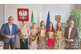 <b>GM. CZERSK. Gratulacje! Pięć nauczycielek z awansem zawodowym (ZDJĘCIA)</b>