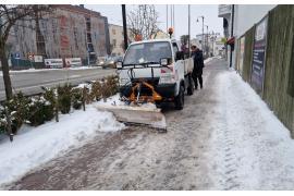 <b>CZERSK. Występują opady marznącego deszczu. Jest ślisko. Uważajcie! (ZDJĘCIA, WIDEO)</b>