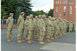 <b>Terytorialsi szkolą absolwentów szkół mundurowych. 59 ochotników, m.in. z Chojnic i Kościerzyny (FOTO)</b>