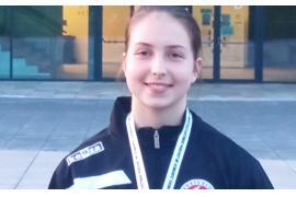 <b>Uczennica czerskiego LO Wiktoria Narloch brązową medalistką Mistrzostw Polski w Karate Tradycyjnym. GRATULACJE!</b>