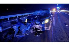 <b>Uwaga kierowcy! Zablokowana obwodnica Chojnic. Na DK22 lądował helikopter LPR (ZDJĘCIA)</b>