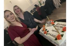 <b>GM. KARSIN. Zabawa Andrzejkowa – KGW `BABECZKI Z DĄBROWY`. Sto lat dla Sołtysa (ZDJĘCIA)</b>