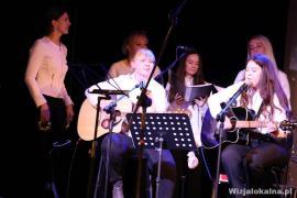 <b> CZERSK. Świąteczny Koncert w Domu Kultury w Czersku (WIDEO, ZDJĘCIA)</b>