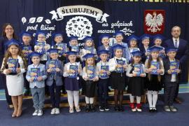 <b>GM. CZERSK. Pasowanie na ucznia - 39 pierwszoklasistów z SP w Łęgu (ZDJĘCIA)</b>
