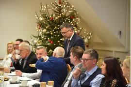 <b>GM. CZERSK. Trwa spotkanie opłatkowe Sołtysów i Przedstawicieli Osiedli (ZDJĘCIA)</b>