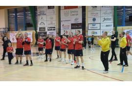 <b>AKTUALIZACJA - komentarz trenera. CZERSK. MKS Handball Czersk przegrywa dwiema bramkami z liderem. Kibice obejrzeli prawdziwe widowisko sportowe. Emocji nie brakowało! (WIDEO, ZDJĘCIA) </b>