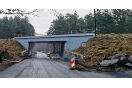<b> GM. CZERSK. Trwa budowa ścieżki rowerowej Mokre - Karsin (ZDJĘCIA)</b>