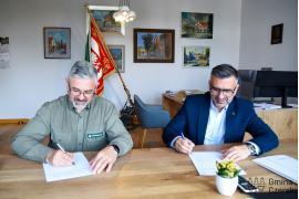 <b>GM. CZERSK. Dwa przystanki, cztery nowe murale. Ul. Tucholska w Czersku oraz Gotelp </b>